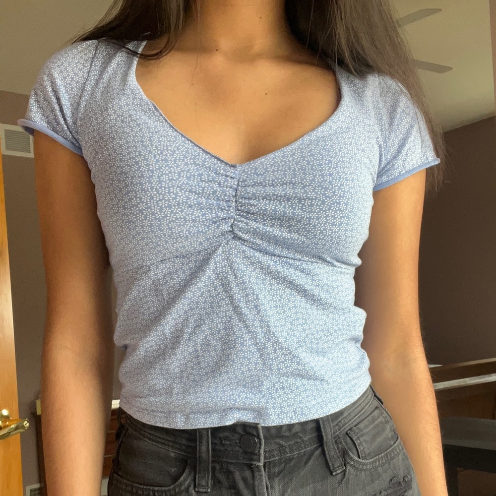 brandy melville size os blue and white floral gina top